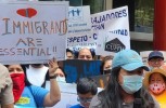 Dominicanos participaron en protesta contra gobernadora de NY