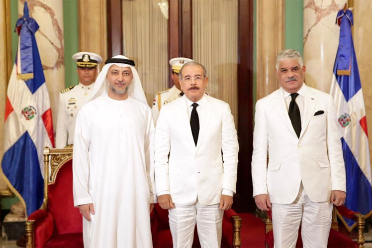 La imagen tiene un atributo ALT vacío; su nombre de archivo es 0medina.jpg