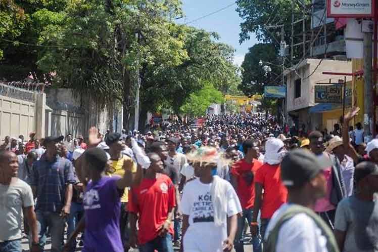 La imagen tiene un atributo ALT vacío; su nombre de archivo es Protestas-Haiti1.jpg