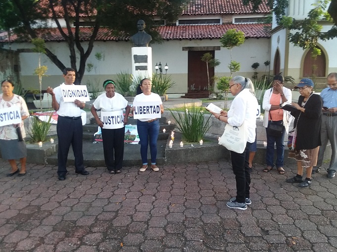 La imagen tiene un atributo ALT vacío; su nombre de archivo es vigilia-en-san-cristobal1.jpg