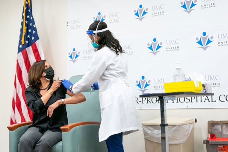 La imagen tiene un atributo ALT vacío; su nombre de archivo es Kamala.jpg