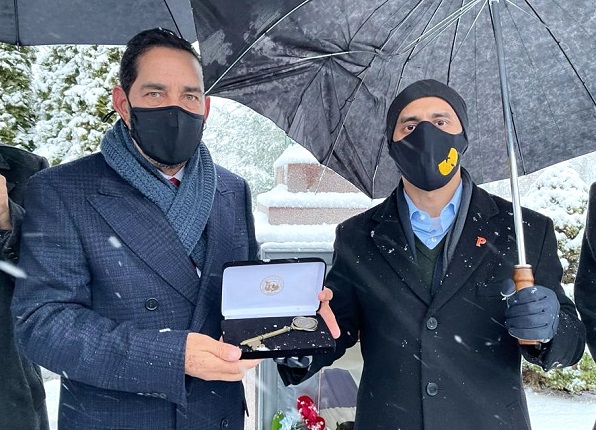 La imagen tiene un atributo ALT vacío; su nombre de archivo es Consul-Jaquez-en-providence1.jpg