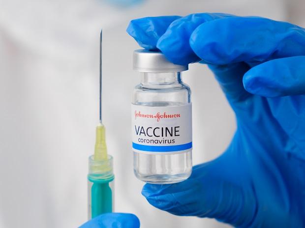 La imagen tiene un atributo ALT vacío; su nombre de archivo es johnson-vaccine.jpg