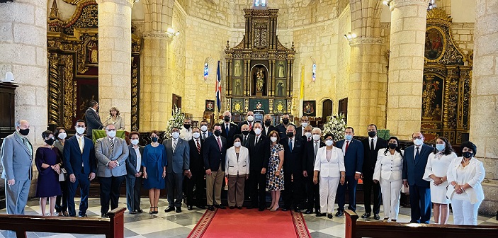 La imagen tiene un atributo ALT vacío; su nombre de archivo es Misa-y-Mescyt.jpg