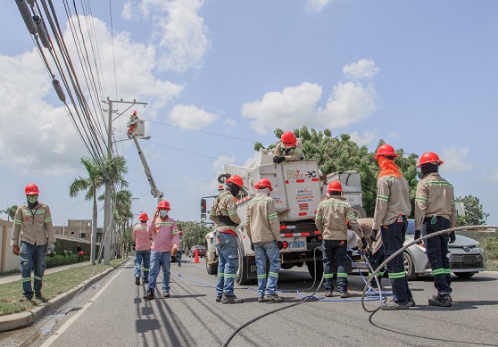 BANĺ | Ejecutan proyecto de rehabilitación de redes eléctricas | Primer ...