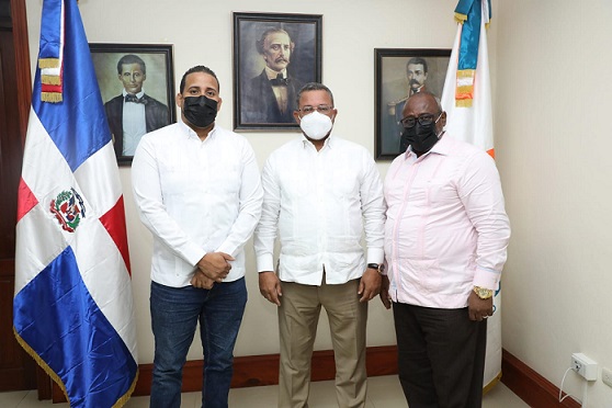 La imagen tiene un atributo ALT vacío; su nombre de archivo es INTRANT2.jpg