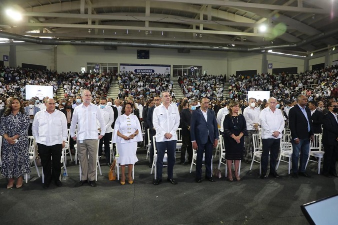 La imagen tiene un atributo ALT vacío; su nombre de archivo es Abinader-y-cooperativas.jpg