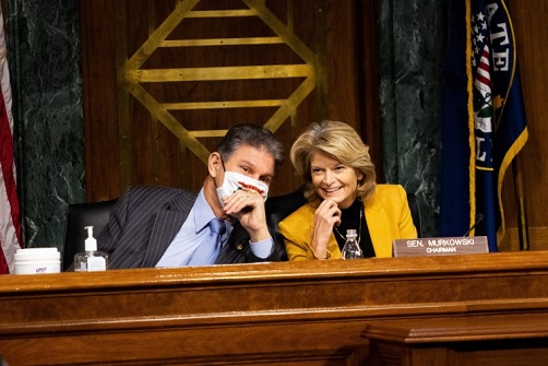 La imagen tiene un atributo ALT vacío; su nombre de archivo es joe-manchin-y-lisa-murkowski1.jpg