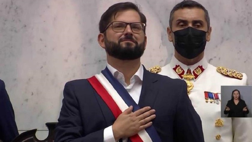 La imagen tiene un atributo ALT vacío; su nombre de archivo es Gabriel-Boric1.jpg