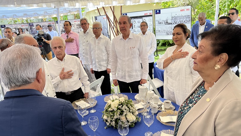 La imagen tiene un atributo ALT vacío; su nombre de archivo es Mescyt-y-revolucion-de-abril.jpg